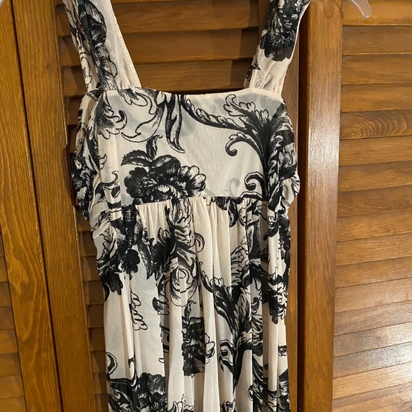 Express dressy tank top - Picture 2 of 4